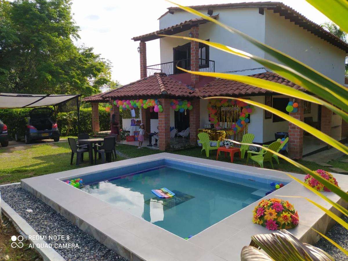 Casa Campo Emaus Caucasia Exteriér fotografie